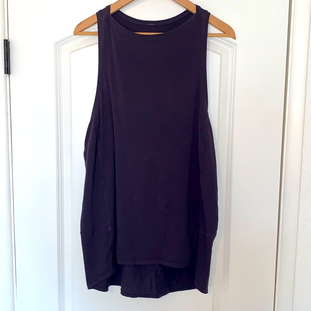 Lululemon plum muscle tank Size 10